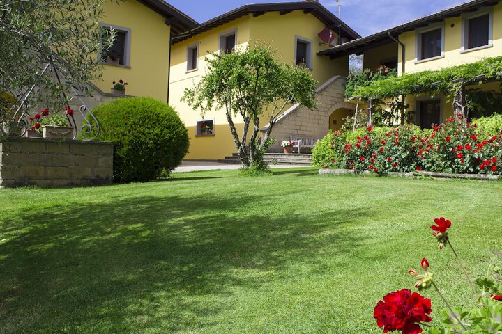 Hotel Exterior 73 of 85