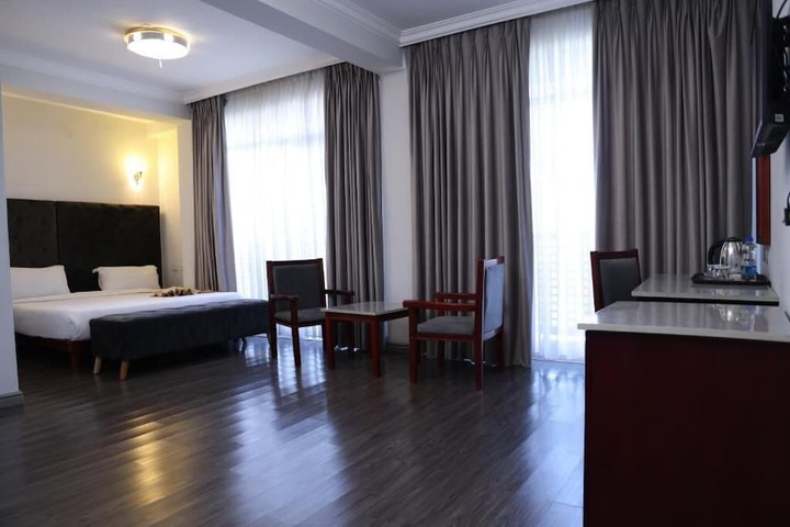 Room 4 of 15
