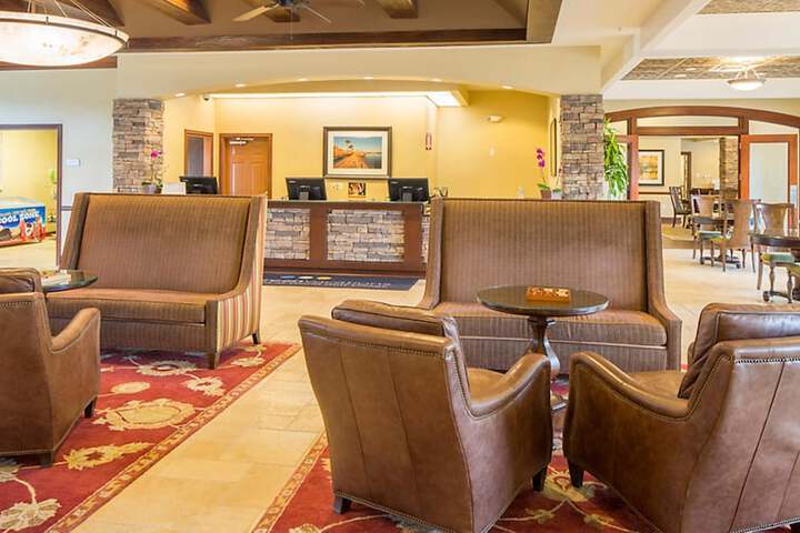 Entrance & Lobby