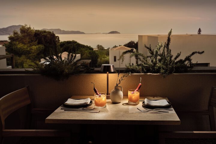 Dining 83 of 96