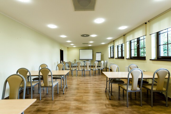 Business Center 105 of 122