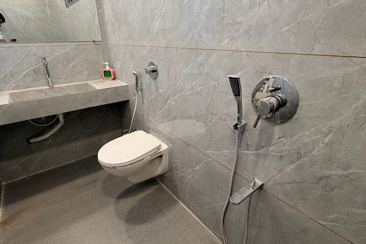 Room 15 of 27