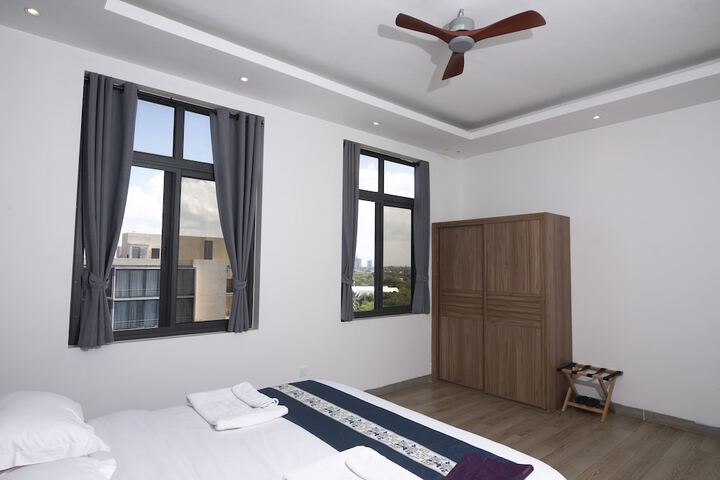 Room 5 of 46