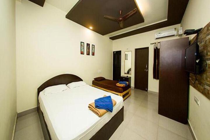 FabExpress Morjim Highland With Swimming Pool