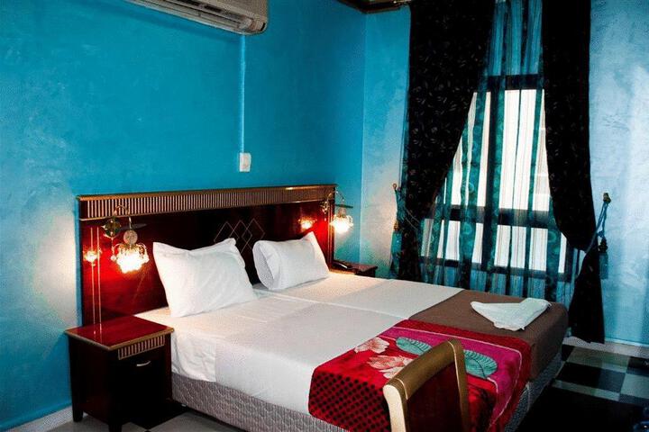 SHALIMAR PARK HOTEL
