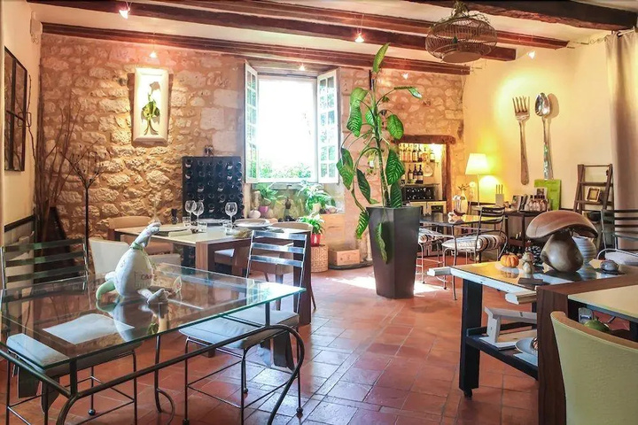 restaurant