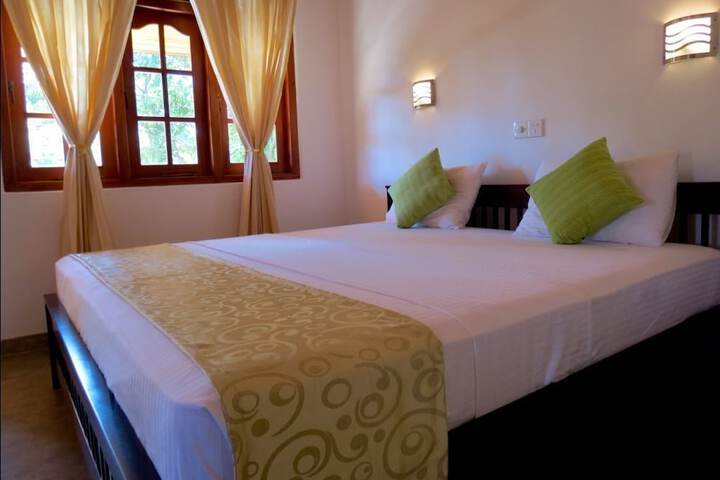 Room 3 of 20