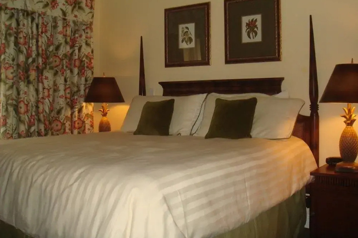 Room 2 of 12
