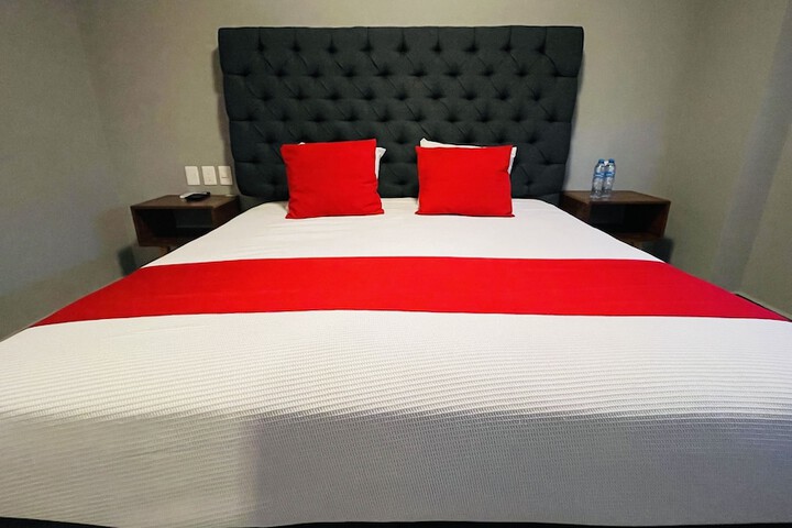 Room 12 of 21