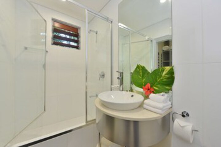 Room 3 of 43