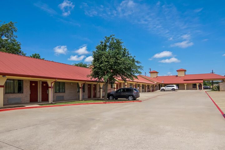 Hotel Entry