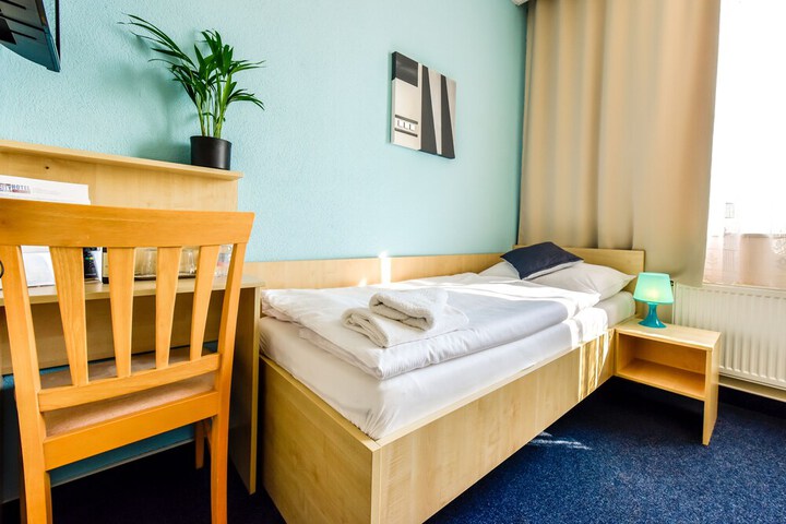 Room 18 of 33