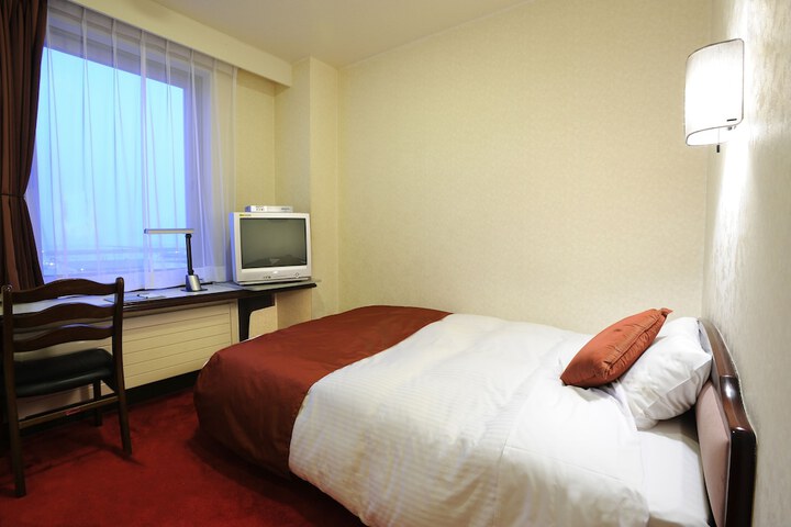 Room 4 of 24
