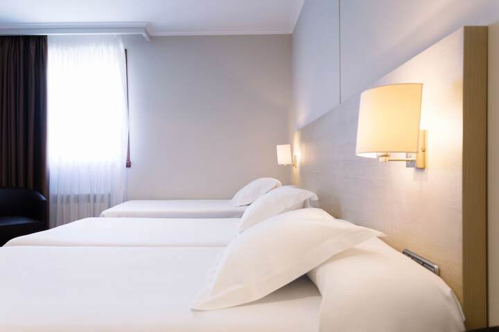 Room 25 of 58