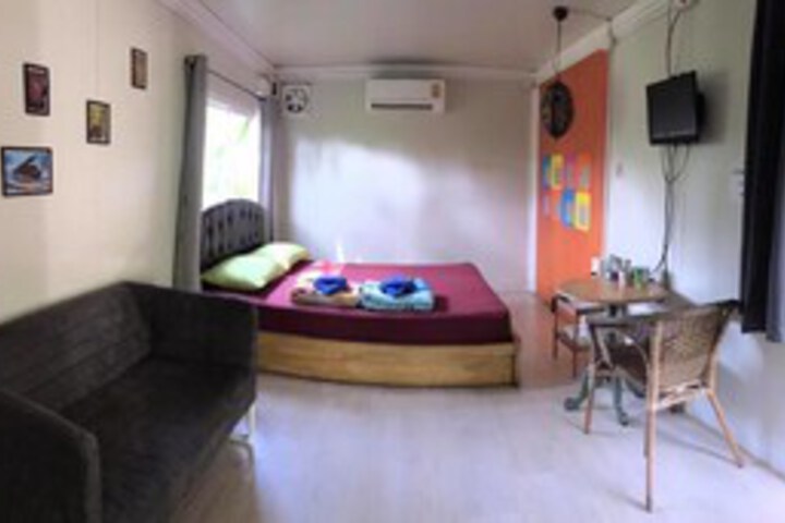 Room 11 of 18