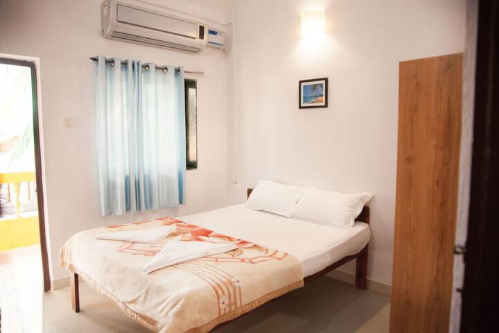 Room 5 of 44