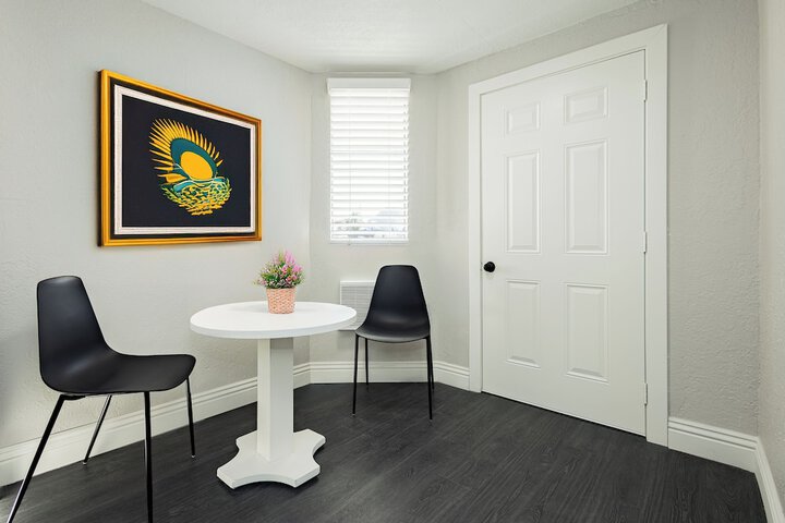 Room 7 of 18