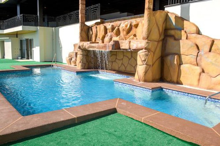 Pool 33 of 62