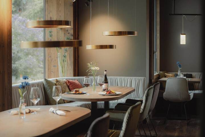 Dining 57 of 73