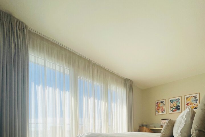 Room 42 of 153