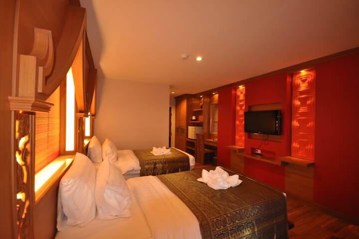 Room 13 of 83
