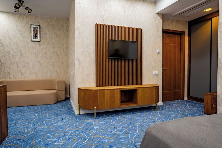 Room 10 of 23