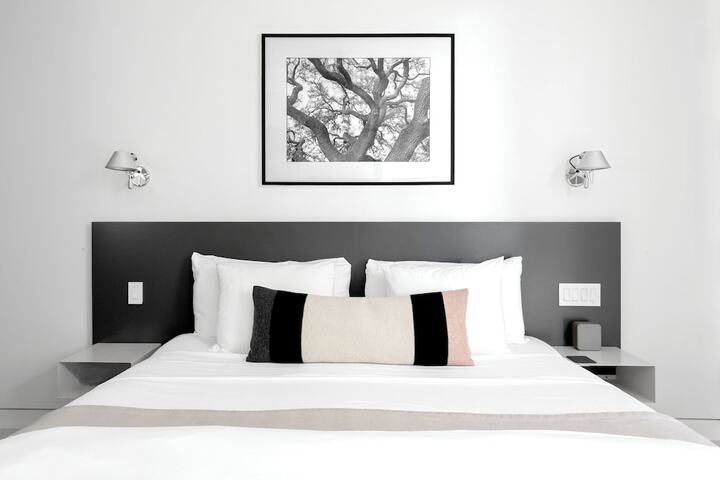 Room 2 of 39