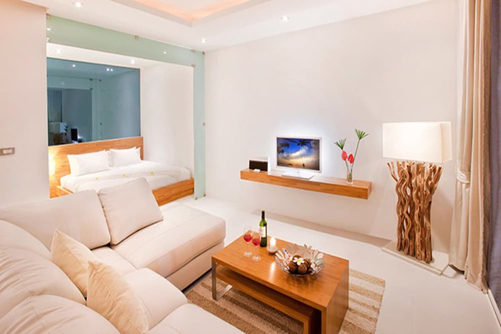 Room 4 of 98