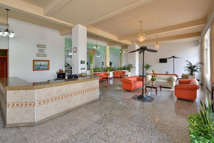 Entrance & Lobby