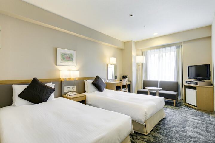 Room 9 of 120