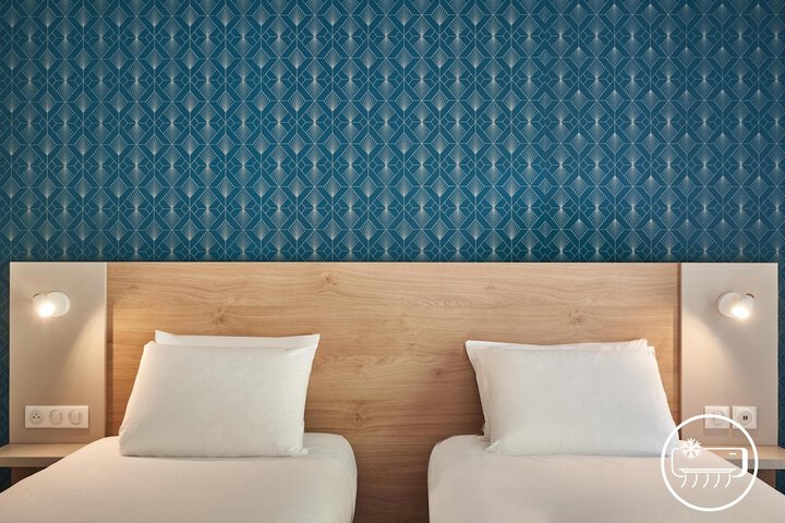 Room 14 of 80