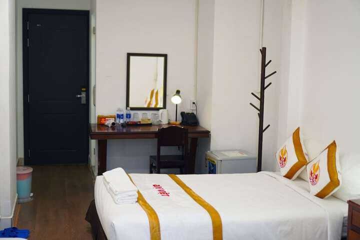 Room 83 of 307