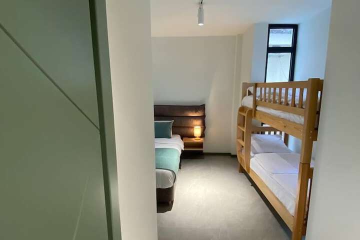 Room 8 of 62