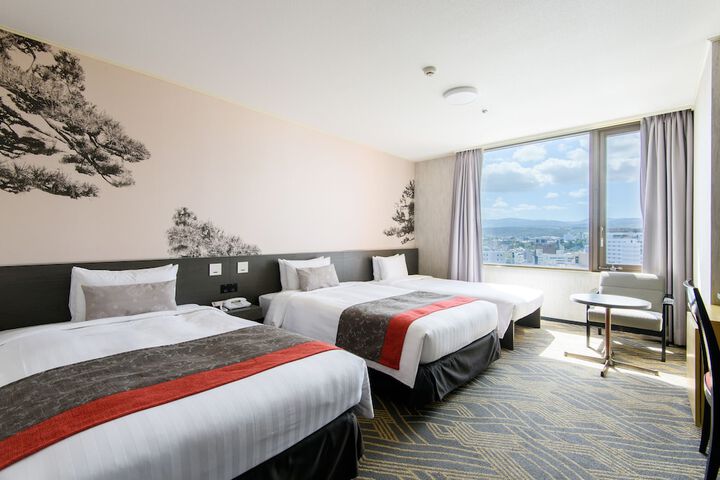 Room 10 of 103