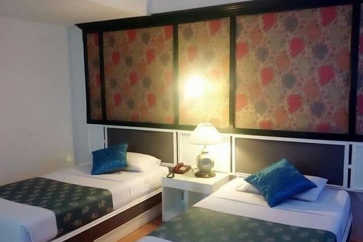 Room 33 of 44