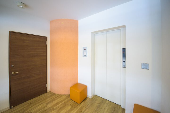 Room 98 of 191