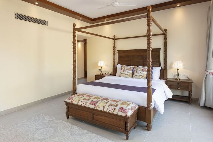 Room 14 of 65