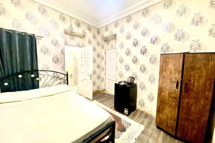 Room 5 of 7