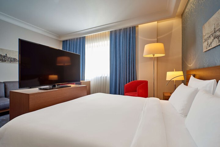 Room 25 of 123