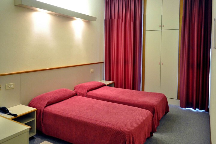 Room 30 of 60