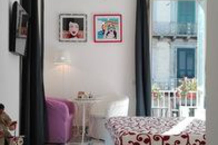 Room 32 of 47