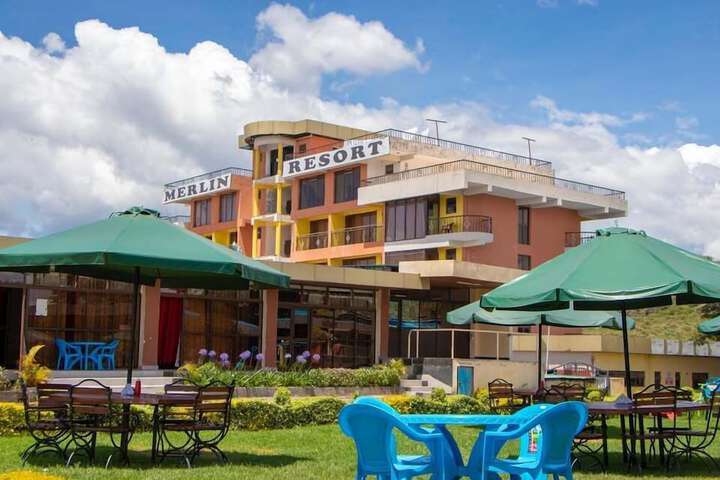 Hotel Exterior 17 of 19