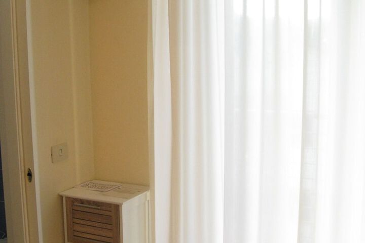 Room 18 of 136