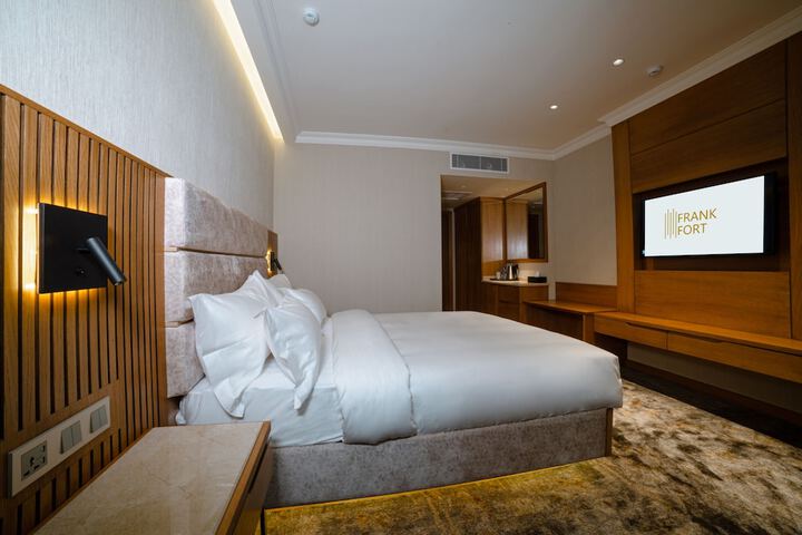 Room 7 of 59