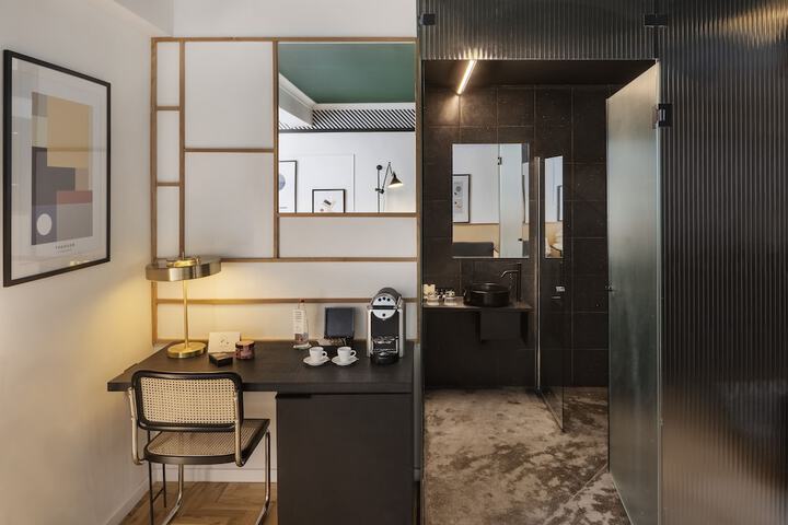 Room 15 of 39