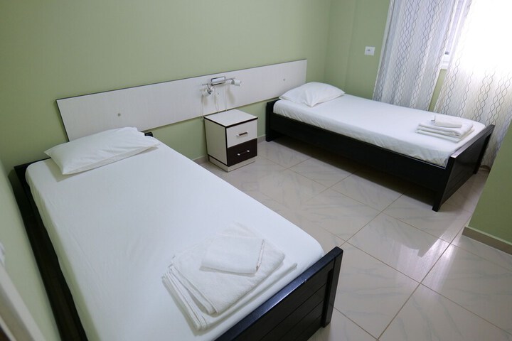 Room 22 of 108