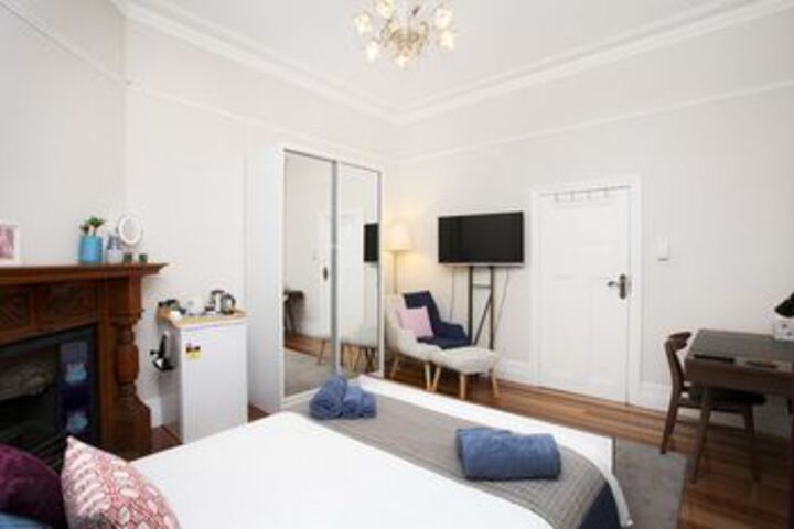 Room 10 of 73