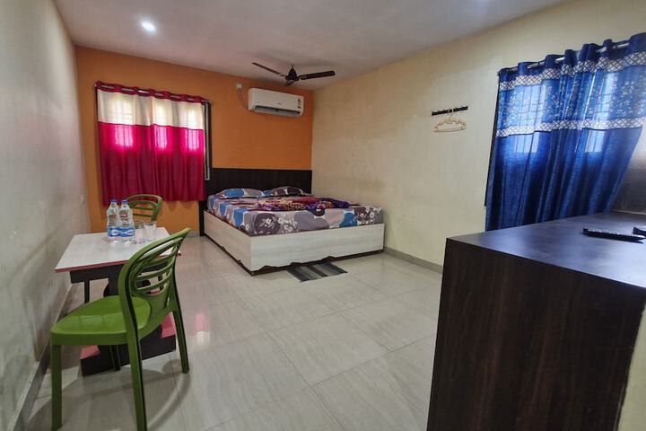 Room 14 of 28