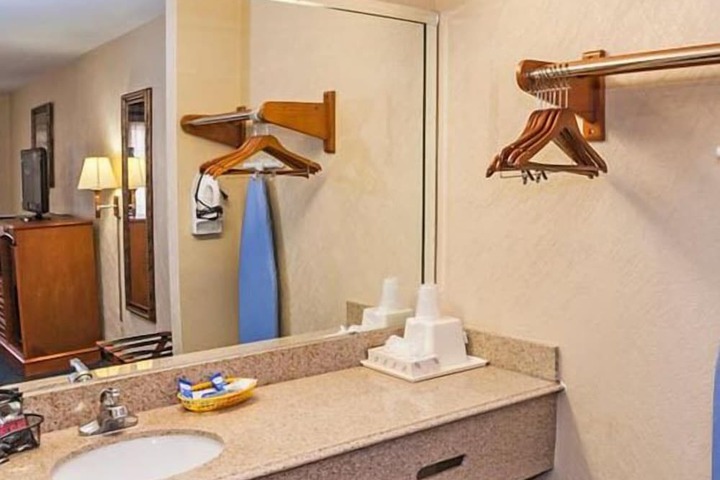 Bathroom sink