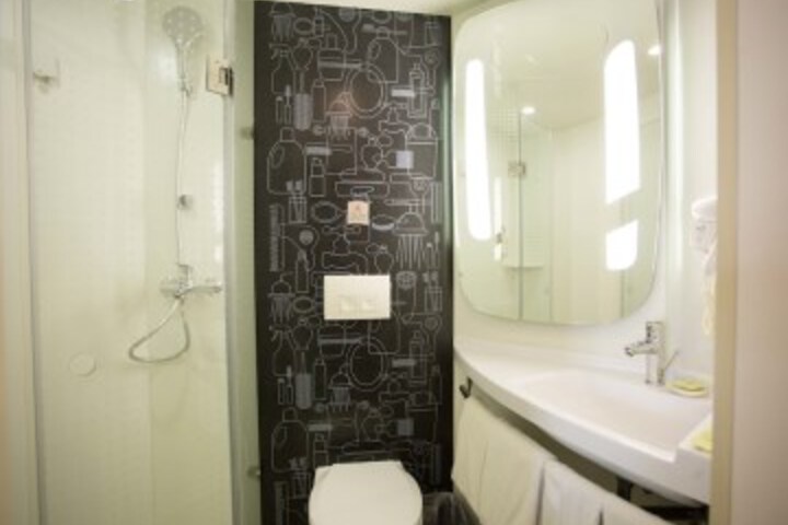Room 40 of 50